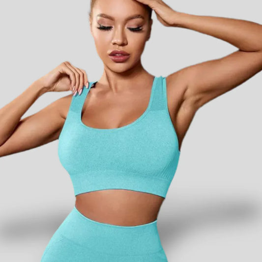 ENSEMBLE DE SPORT AVEC HAUT ET SHORTS - BASIC