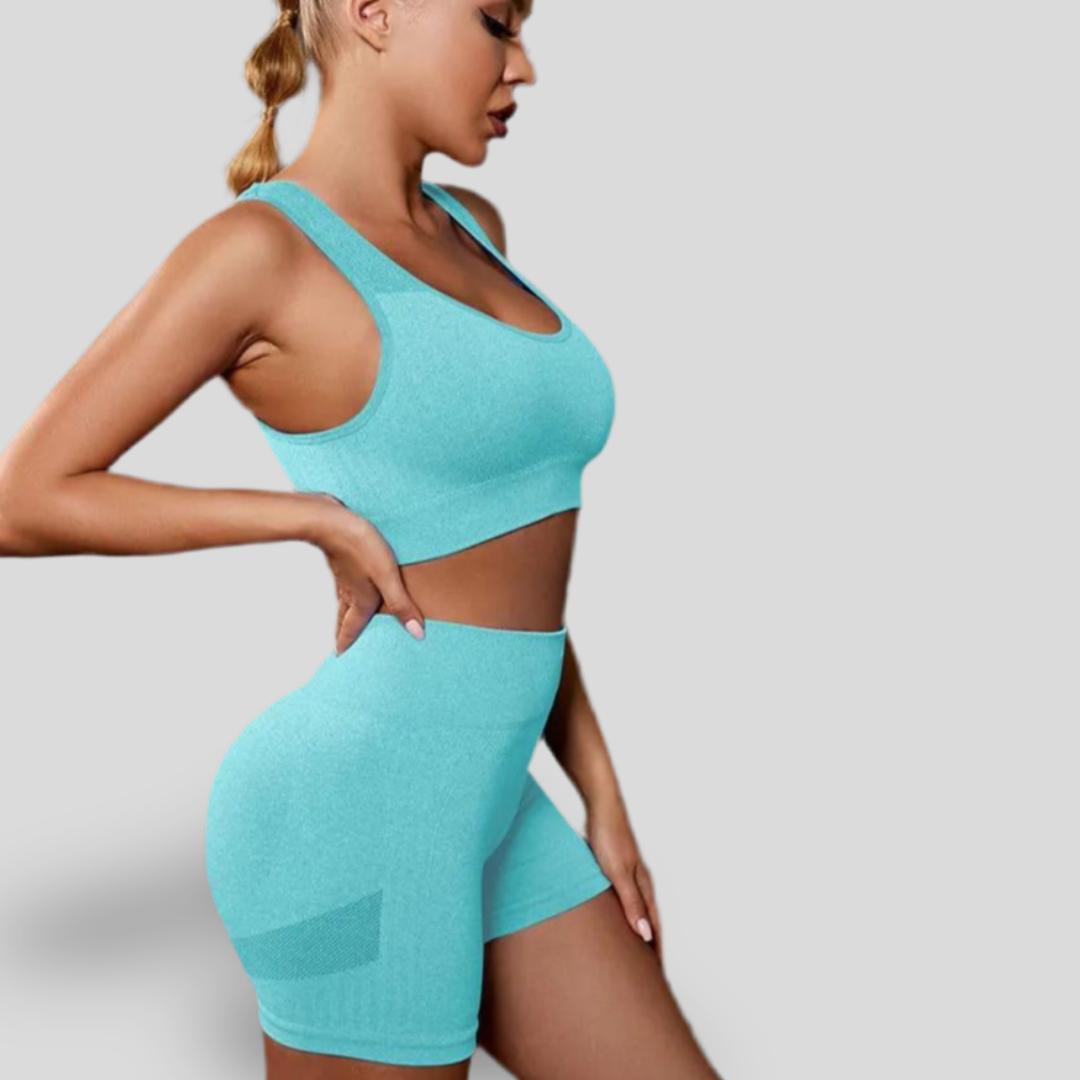 ENSEMBLE DE SPORT AVEC HAUT ET SHORTS - BASIC
