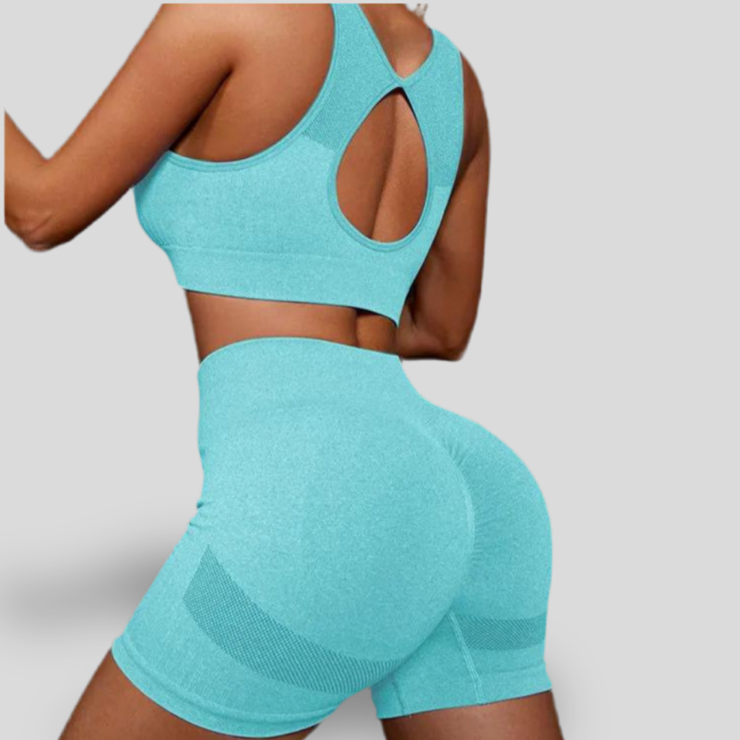 ENSEMBLE DE SPORT AVEC HAUT ET SHORTS - BASIC