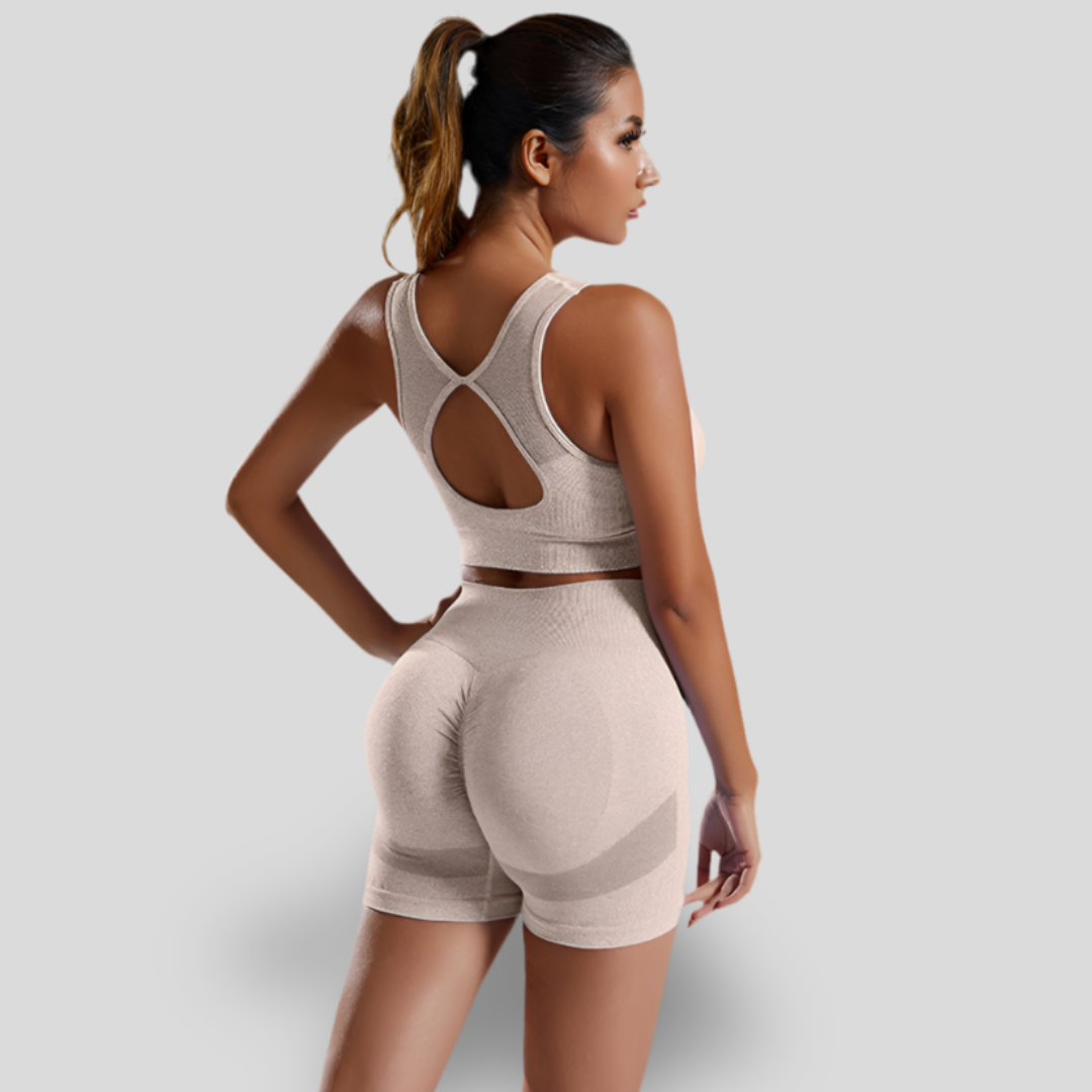 ENSEMBLE DE SPORT AVEC HAUT ET SHORTS - BASIC